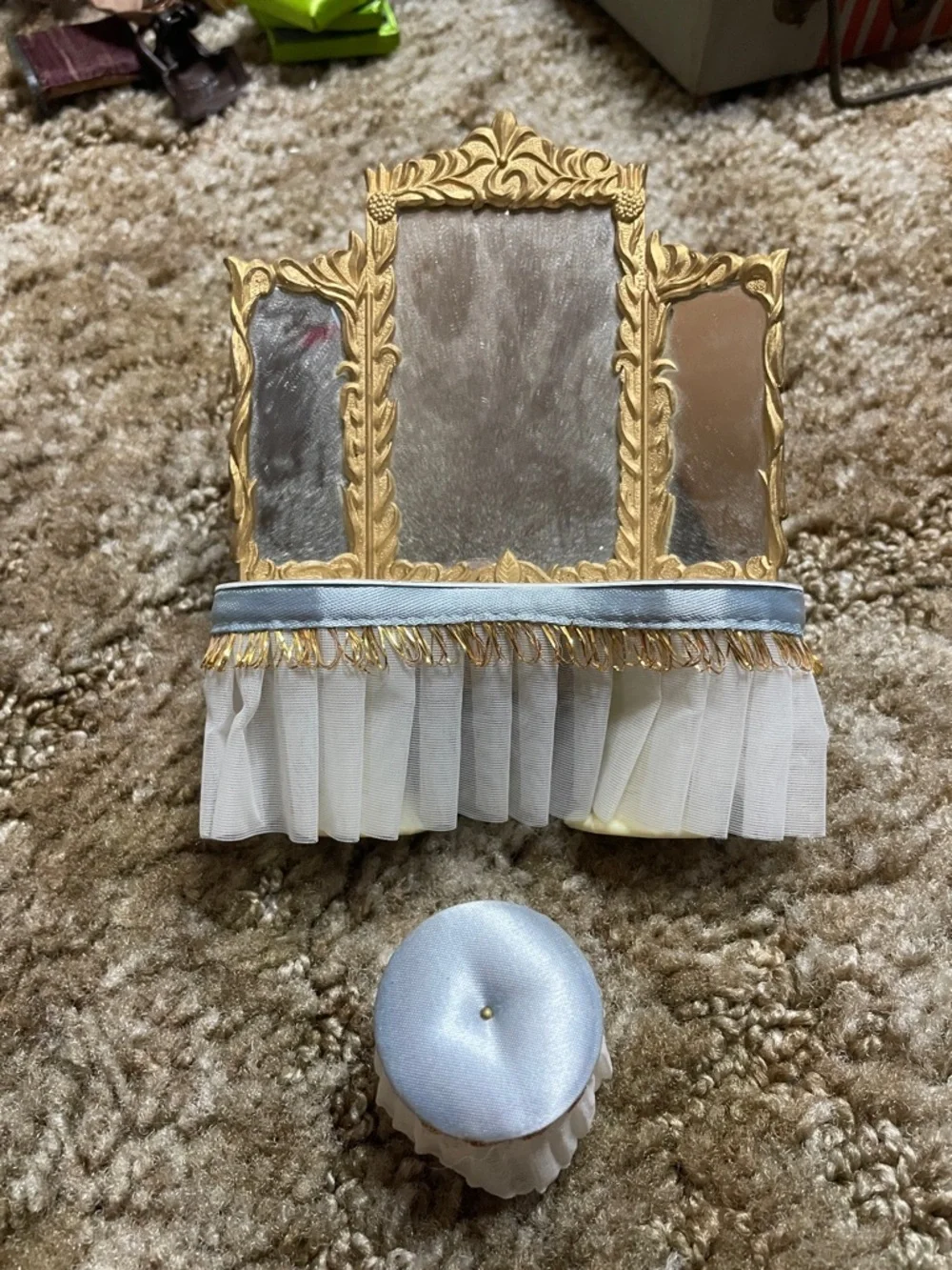 Vtg. 1960s IDEAL Toys Petite Bedroom Vanity - Seat / Doll House‎ Furniture